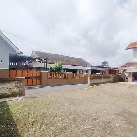 Hotel Reddoorz Syariah Near Stasiun Purwokerto Esterno foto