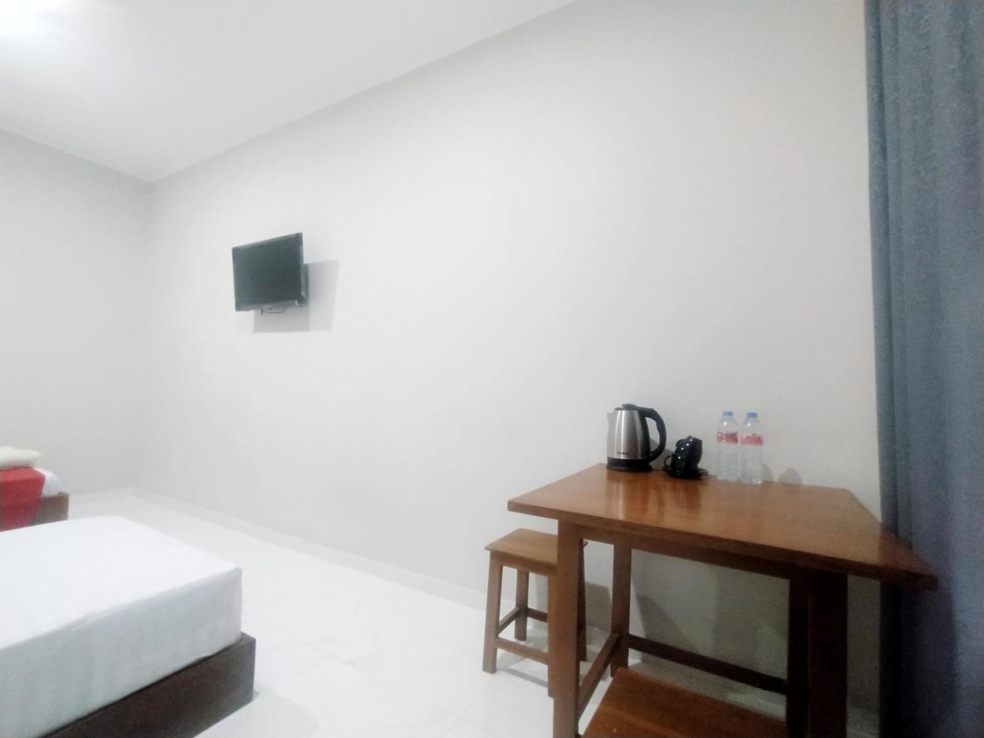 Hotel Reddoorz Syariah Near Stasiun Purwokerto Esterno foto
