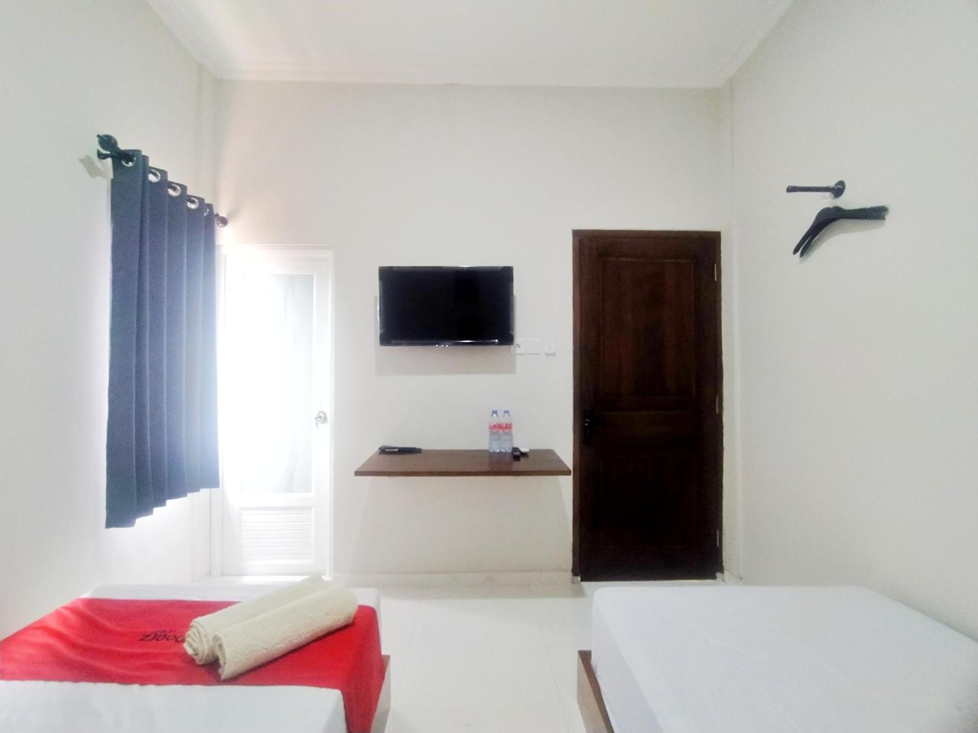Hotel Reddoorz Syariah Near Stasiun Purwokerto Esterno foto