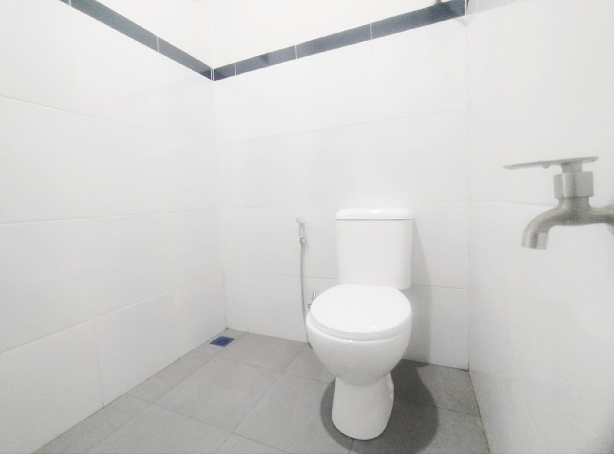 Hotel Reddoorz Syariah Near Stasiun Purwokerto Esterno foto