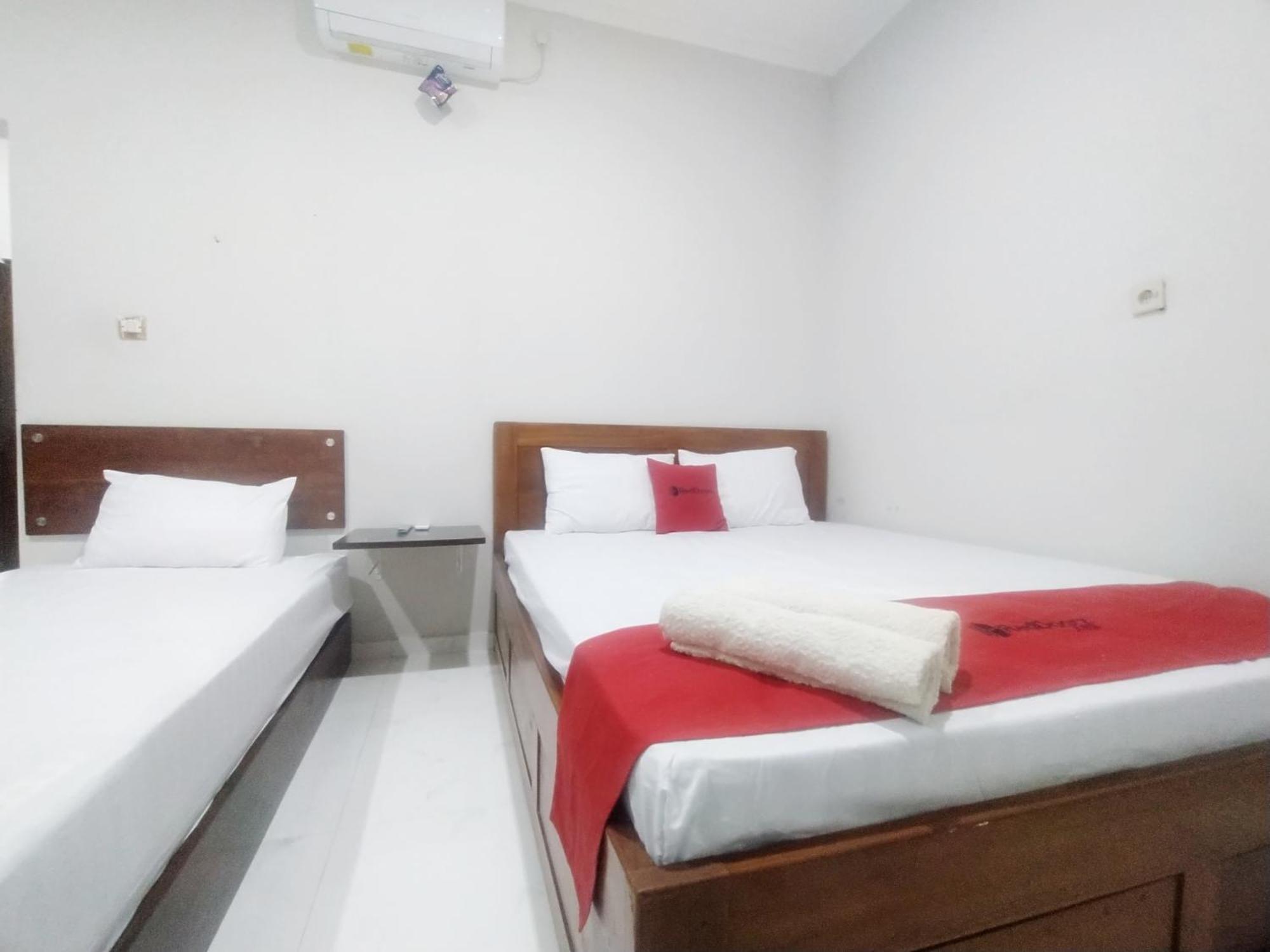 Hotel Reddoorz Syariah Near Stasiun Purwokerto Esterno foto