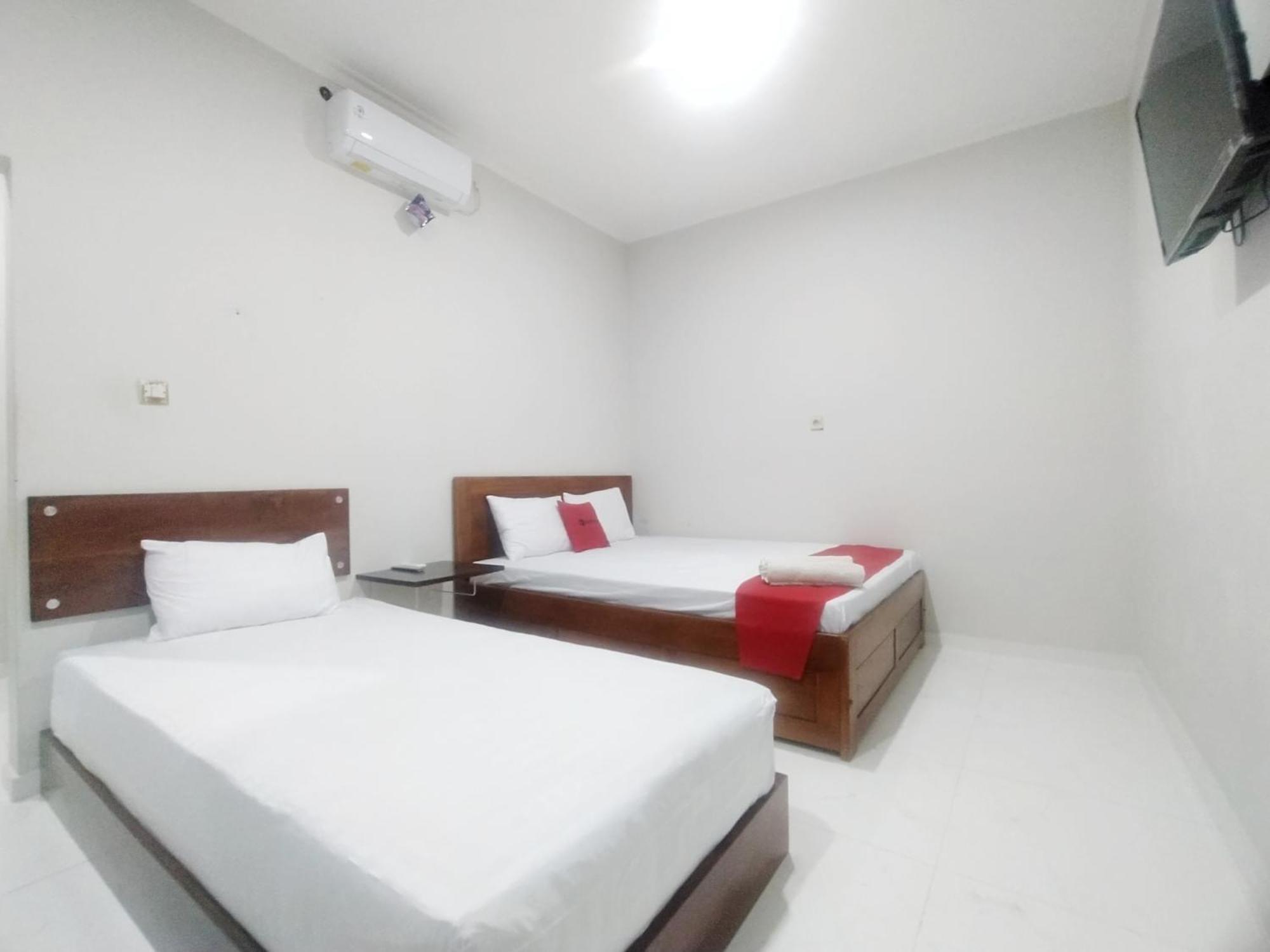 Hotel Reddoorz Syariah Near Stasiun Purwokerto Esterno foto