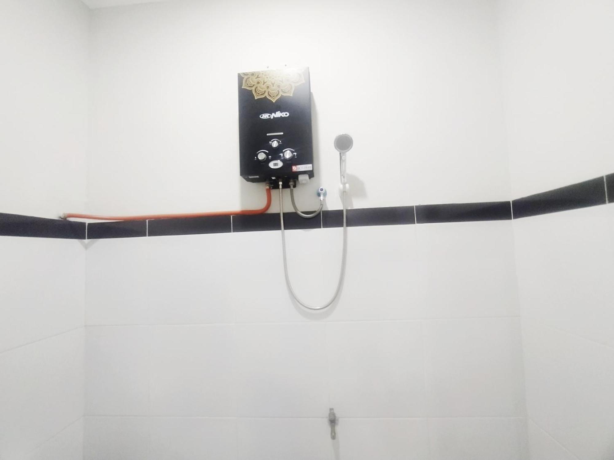Hotel Reddoorz Syariah Near Stasiun Purwokerto Esterno foto