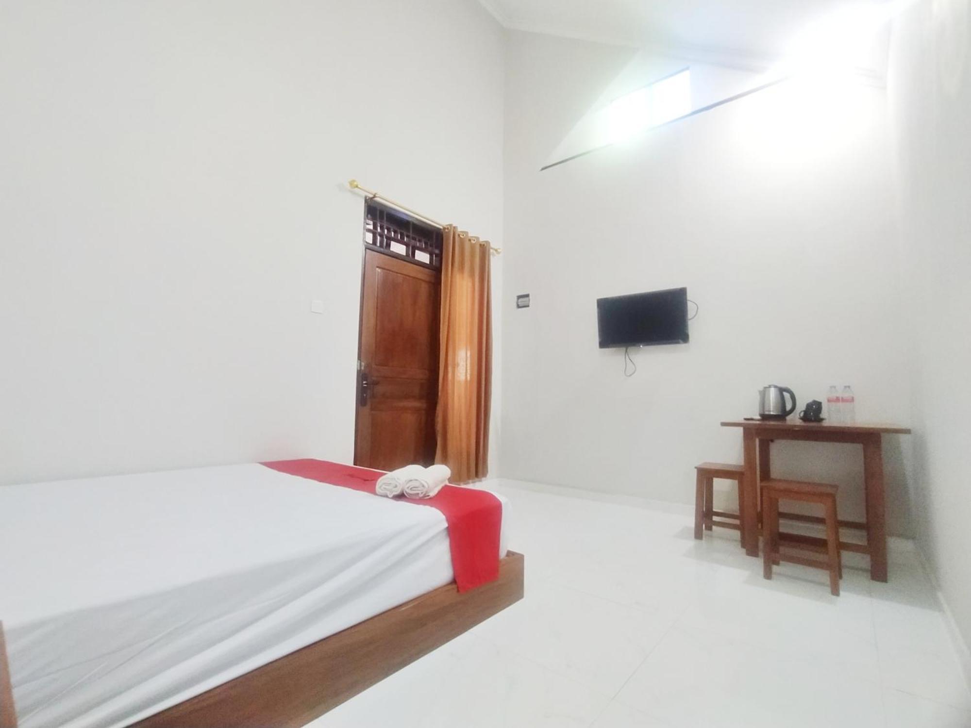 Hotel Reddoorz Syariah Near Stasiun Purwokerto Esterno foto