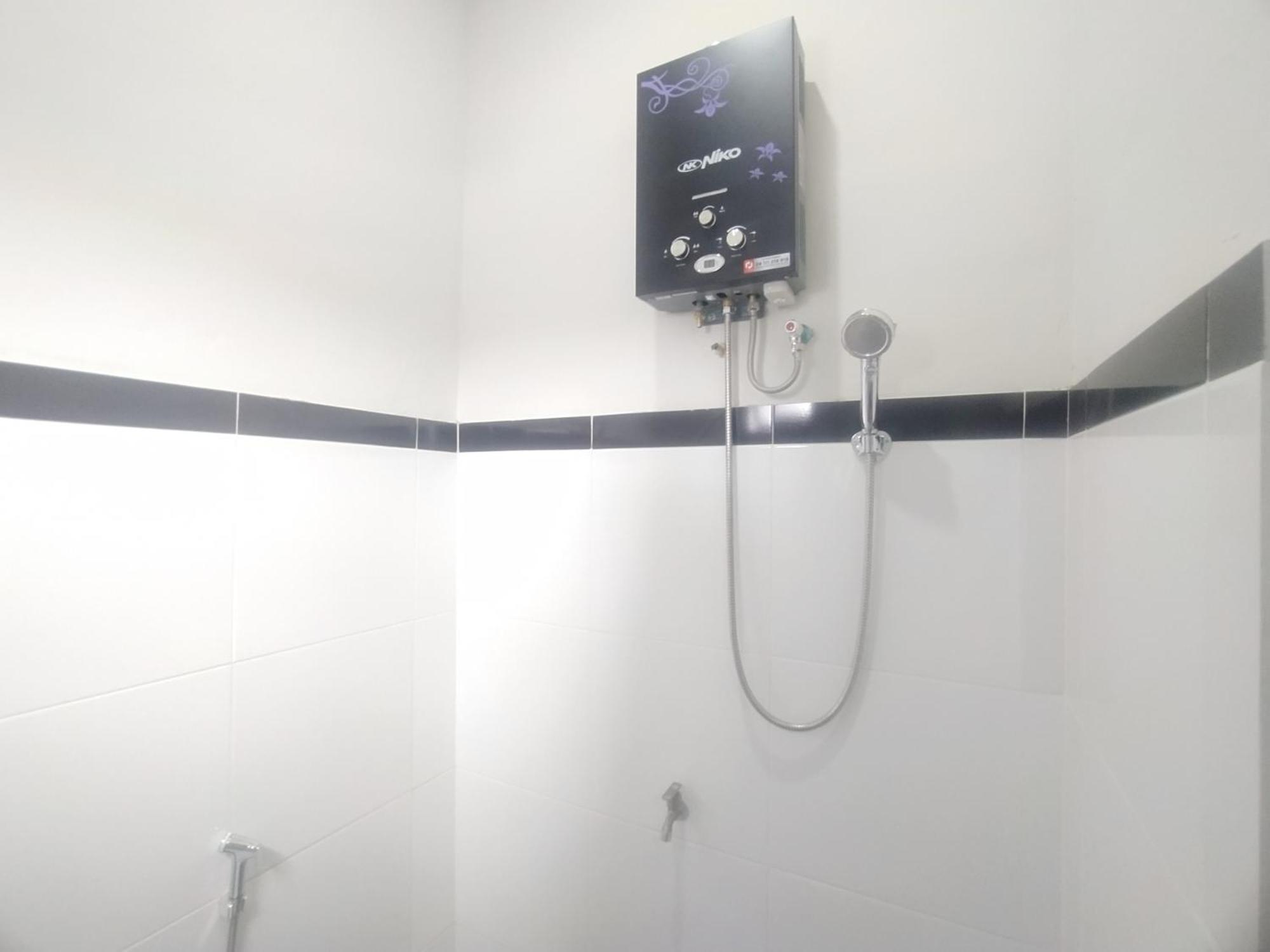 Hotel Reddoorz Syariah Near Stasiun Purwokerto Esterno foto