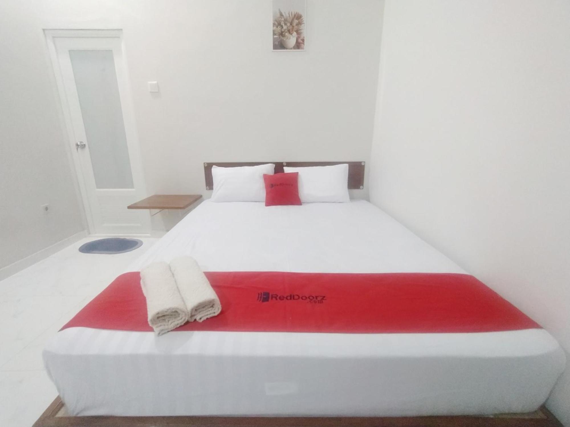 Hotel Reddoorz Syariah Near Stasiun Purwokerto Esterno foto