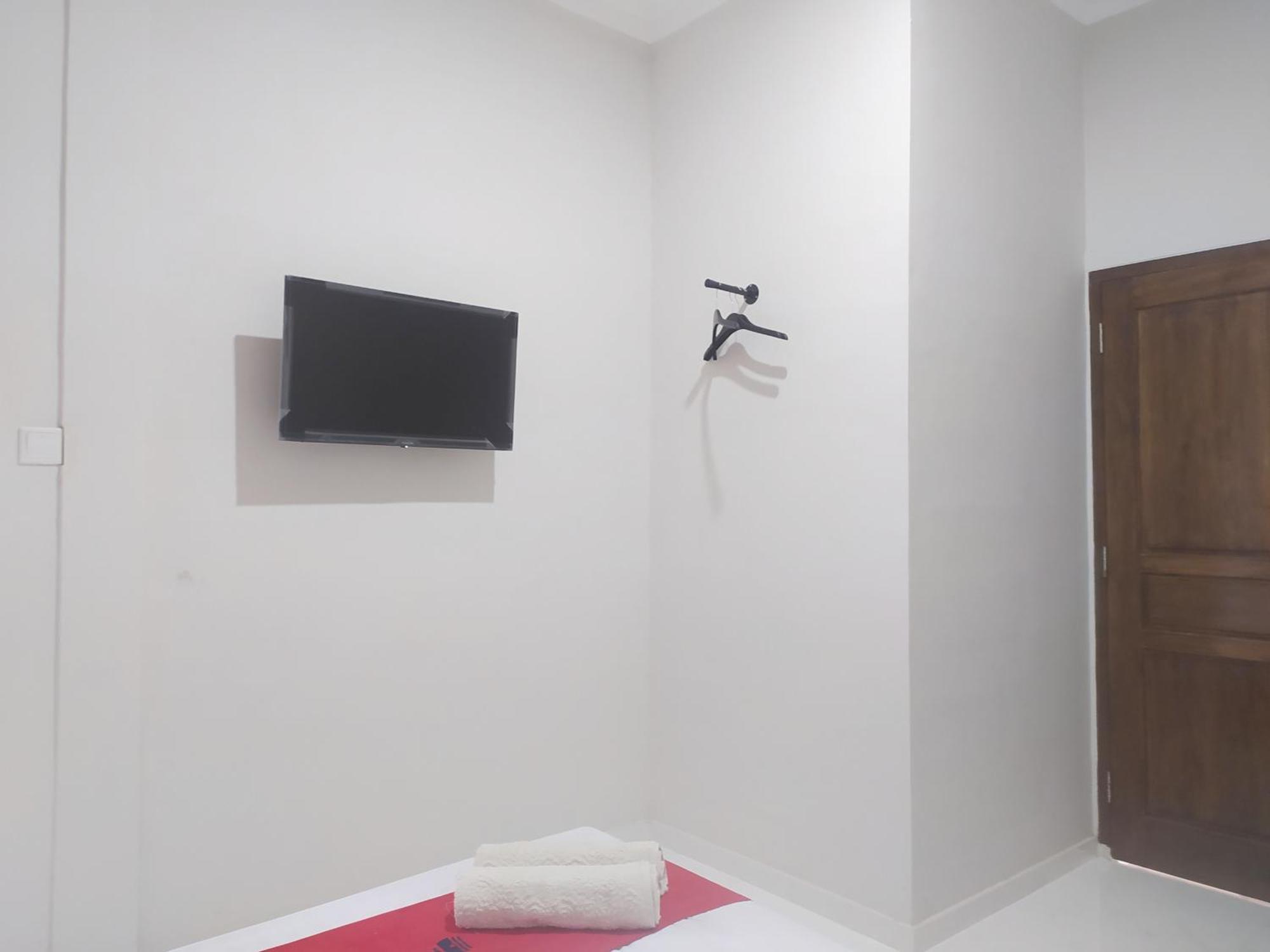 Hotel Reddoorz Syariah Near Stasiun Purwokerto Esterno foto