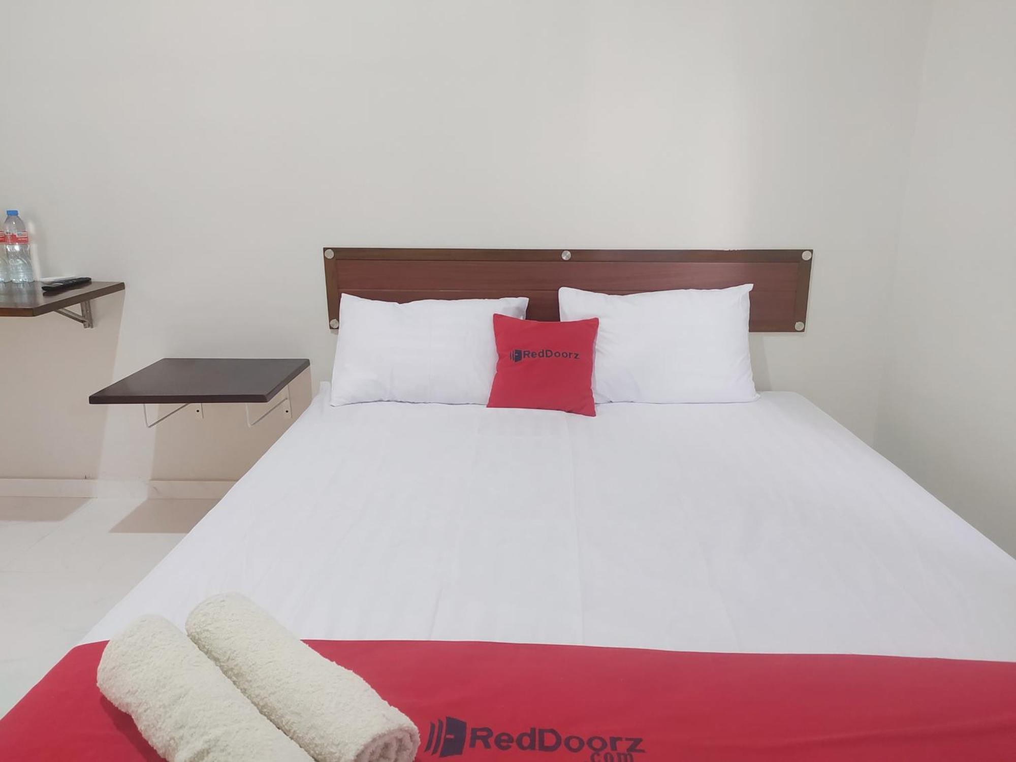 Hotel Reddoorz Syariah Near Stasiun Purwokerto Esterno foto