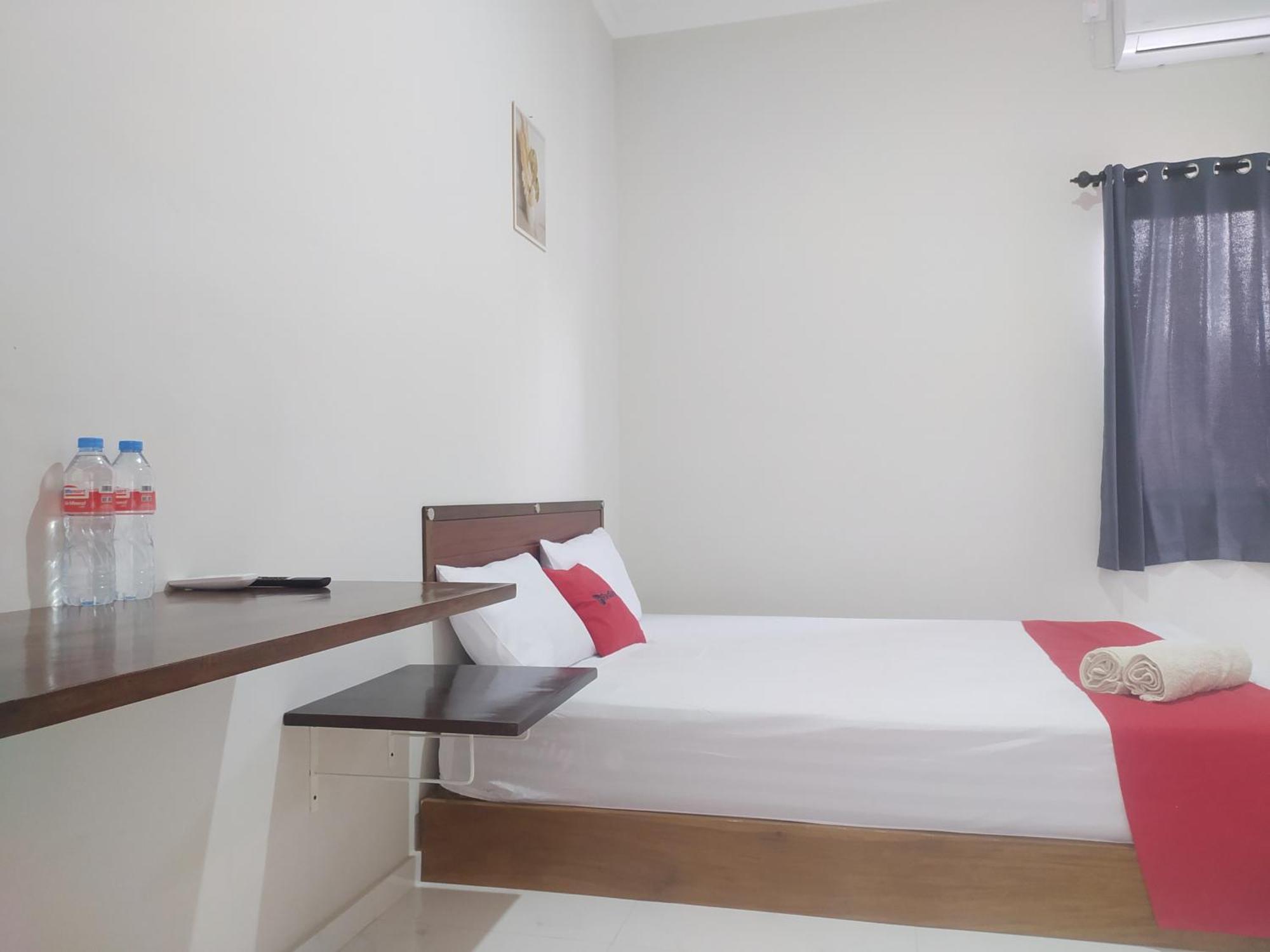 Hotel Reddoorz Syariah Near Stasiun Purwokerto Esterno foto