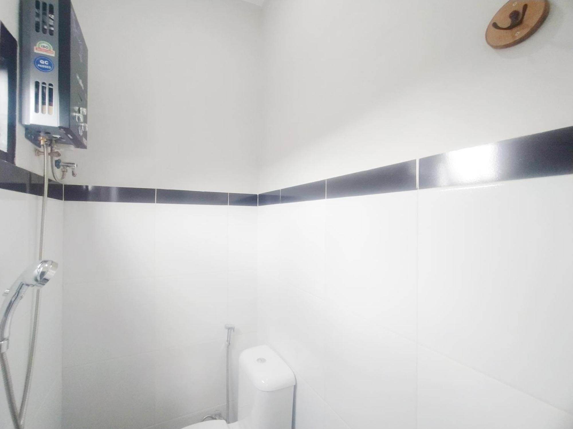 Hotel Reddoorz Syariah Near Stasiun Purwokerto Esterno foto