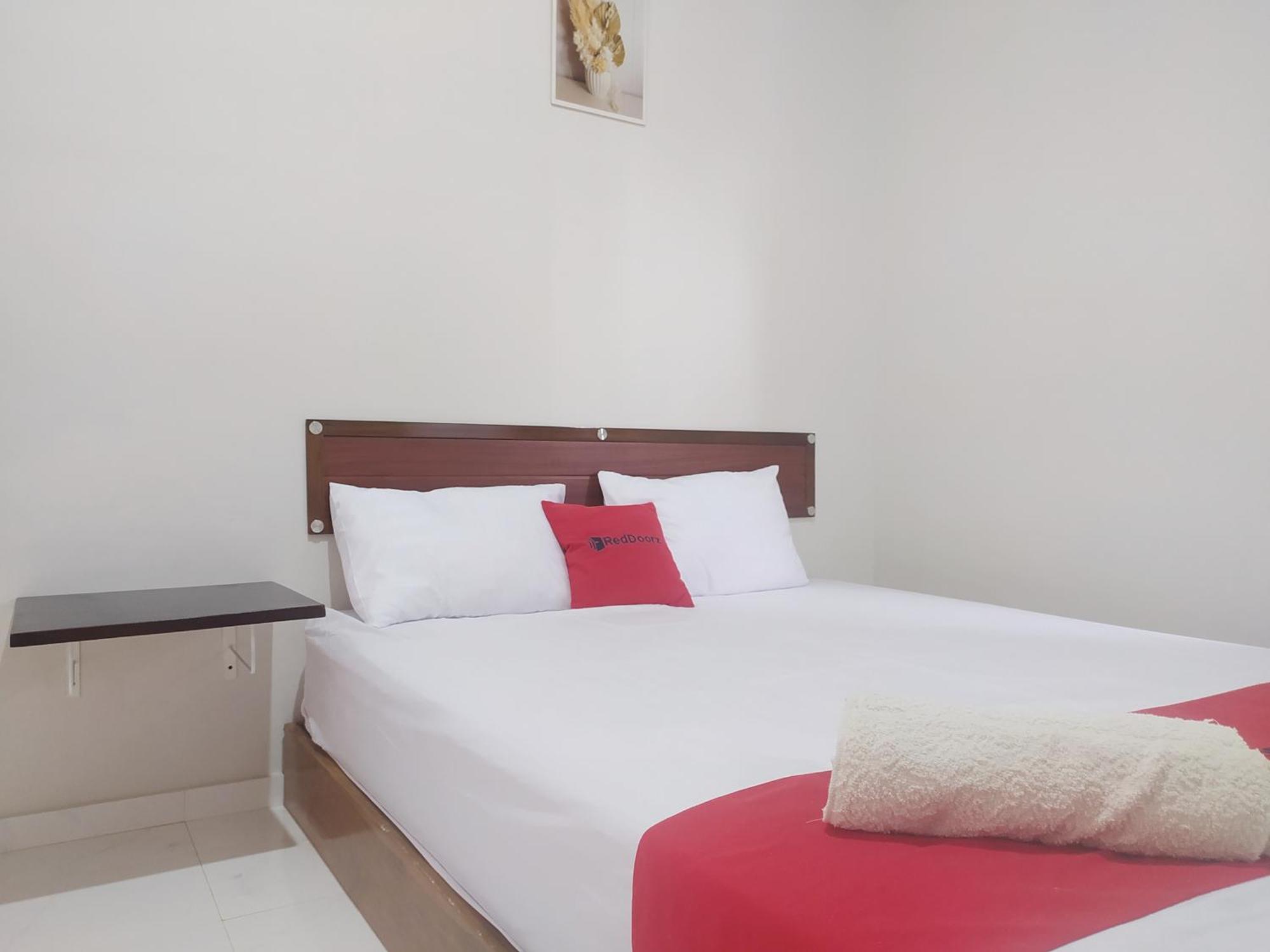 Hotel Reddoorz Syariah Near Stasiun Purwokerto Esterno foto
