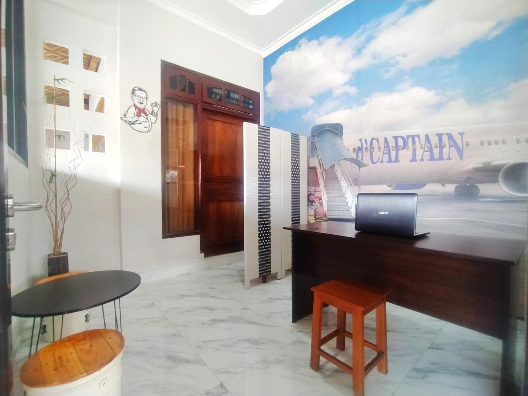 Hotel Reddoorz Syariah Near Stasiun Purwokerto Esterno foto