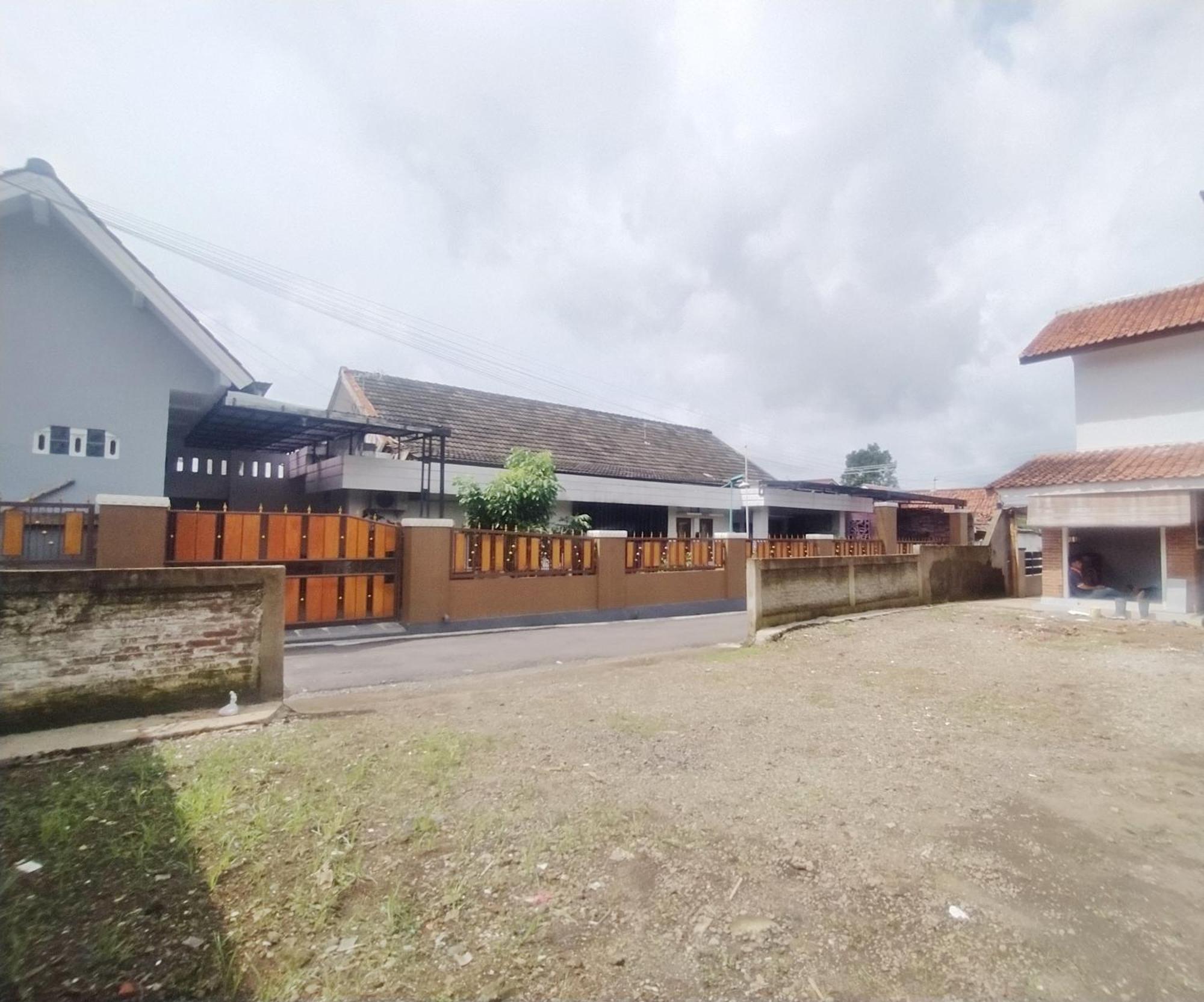 Hotel Reddoorz Syariah Near Stasiun Purwokerto Esterno foto