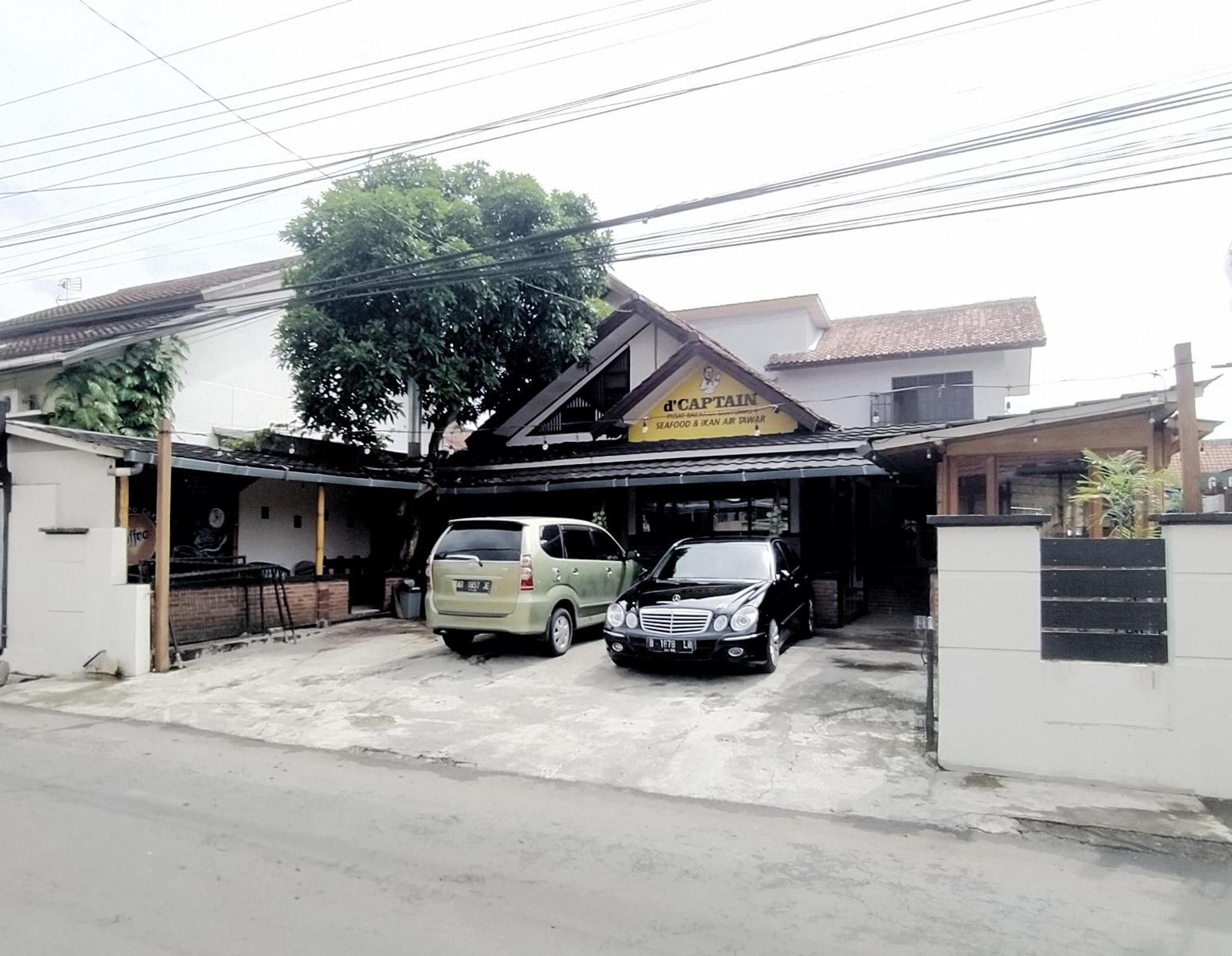 Hotel Reddoorz Syariah Near Stasiun Purwokerto Esterno foto